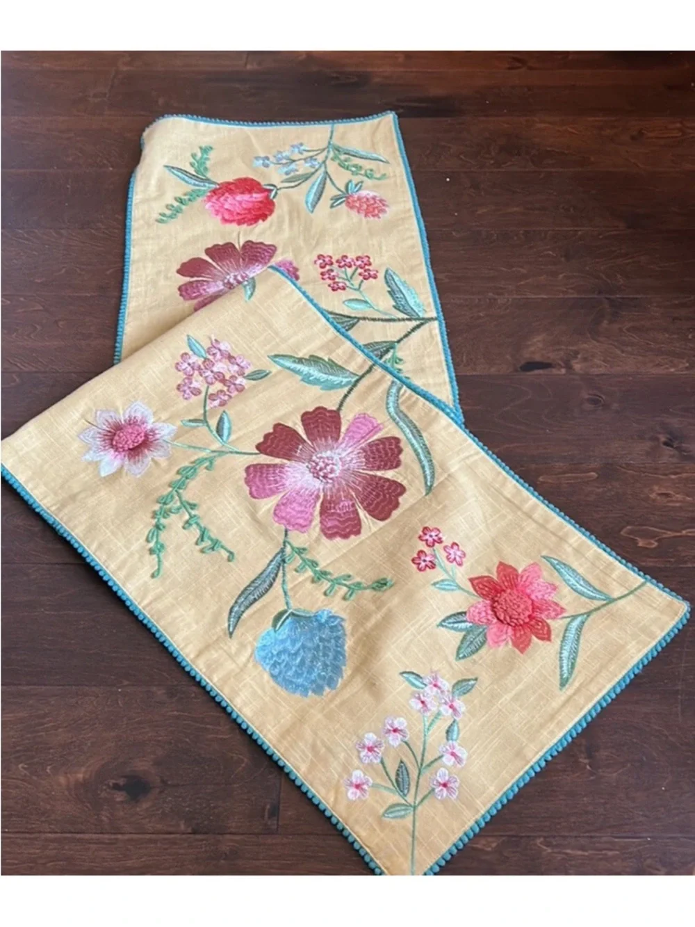 Max Studio Embroidered Table Runner Spring Summer Floral Cotton New